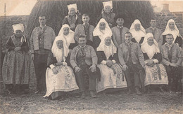 29-PLOUGASTEL-DAOULAS- LES MARIAGES , UN GROUPE DE MARIES - Plougastel-Daoulas