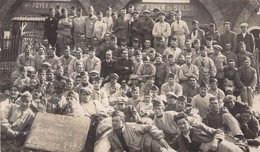 CPA PHOTOGRAPHIE - FOYER DU SOLDAT - U F A 6 Les Bienvenus De La Classe 1926 - Casernas