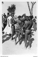 TCHAD TIKEM LE MARCHE FEMMES SEINS NUS  PHOTO ORIGINALE 10 X 6.50 CM - Africa