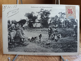CPA  -  DAHOMEY Et DEPENDANCES  -  Dahoméens Au Travail  (1913) Animée ,..(S29-22) - Dahomey