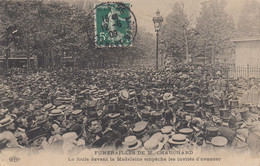 FUNERAILLES De M. CHAUCHARD: La Foule Devant La Madeleine Empêche Les Invités D'avancer - Beerdigungen