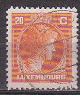 Q3023 - LUXEMBOURG Yv N°336 - 1944 Charlotte Rechterzijde