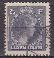 Q3033 - LUXEMBOURG Yv N°350 - 1944 Charlotte Rechtsprofil