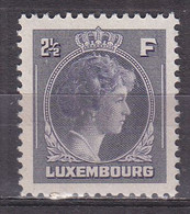 Q3036 - LUXEMBOURG Yv N°350 * - 1944 Charlotte Rechtsprofil