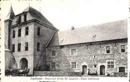 Anthisnes - Ancienne Ferme St Laurent : Cour Intérieure (animée Edit Mariette Marchal) - Anthisnes