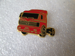 PIN'S    CAMION TRUCK MERCEDES-BENZ  Zamak  METARGENT - Mercedes