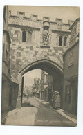 Wiltshire  Postcard North Gate High Street Animated Toned - Salisbury