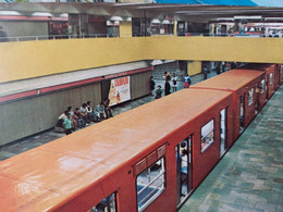 Metro Station Tube Mexico - Métro