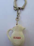 Porte-clé Publicitaire/Apéritif/ BERGER /Petite Cruche à Eau Berger/Plastique/ Vers 1960-1970              POC461 - Porte-clefs