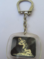 Porte-clé Publicitaire/ Débit De Boisson/ Café Des Sports Objat/Vialle/ Corrèze/Plastique- époxy/ Vers 1960-1970 POC464 - Key-rings