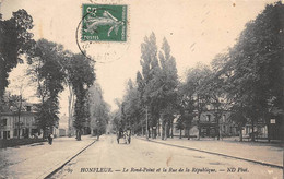 Honfleur          14          Le Rond-Point Et Le Rue De La République     (voir Scan) - Honfleur