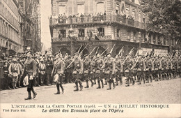 Militaria * 14 Juillet Historique * Défilé Des écossais Place De L'opéra * 1916 * Ww1 Guerre 1914 1918 - Oorlog 1914-18