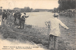 CPA 89 SENS CONCOURS DE PECHE A LA LIGNE 1905 QUAI DE LA FAUSSE RIVIERE - Sens