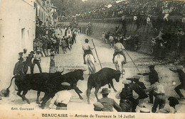 Beaucaire * Arrivée De Taureaux Le 14 Juillet * Course De Taureaux Corrida Manade Toréador - Beaucaire