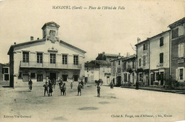 Manduel * La Place De L'hôtel De Ville * Mairie - Autres & Non Classés