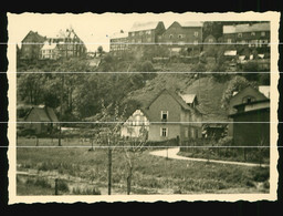 Orig. Foto 1955, Sauerland, Ortspartie Mit Privatem Haus In Bad Berleburg - Bad Berleburg