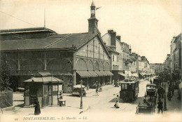 Fontainebleau * Rue Et Le Marché * Les Halles * Tram Tramway - Fontainebleau