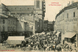 Lunéville * La Place St Jacques , Jour De Marché * Marchands Foire * Commerces Magasins - Luneville