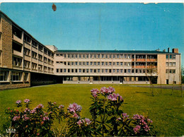 St Hilaire Du Harcouët * Vue Sur Le Lycée Technique , DELAAGE Architecte * école - Saint Hilaire Du Harcouet