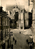 Vannes * Place Et Abside De La Cathédrale St Pierre * Boulangerie Pâtisserie - Vannes