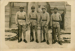 Camp De Mailly * Carte Photo 1921 Militaire * Soldats Militaires Militaria * Poste N°141 * En Tenue ! - Mailly-le-Camp