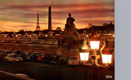 PARIS  Crépuscule Sur La Place De La Concorde ( Voitures,  )  ( Recto-verso) 75 Paris - Paris Bei Nacht