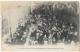 3. Première Messe Dans La Cour Intérieure Du Calvaire . CPA  ( MARSEILLE ). - L'Estaque