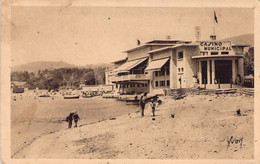 CPA - 83 - Sainte Maxime Sur Mer - Le Casino Et La Plage - Bateaux - Animée - Sainte-Maxime