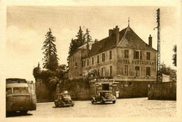 Saulieu * Place Et Hôtellerie De La Tour D'auxois * Hôtel Restaurant * Automobile Voiture Ancienne - Saulieu