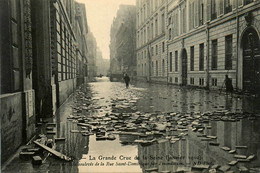 Paris * 7ème * La Rue St Dominique Inondée * Inondations Catastrophe * Pavés De Bois Soulevés - Paris (07)