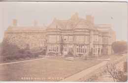 GB - ANGLETERRE - CARTE-PHOTO - WHITBY - ABBEY HOUSE - Whitby