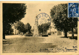 Bourgoin * Place Et Le Monument Aux Morts - Bourgoin