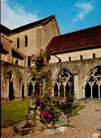 SAINT-AMAND-MONTROND     ( CHER )     LE VIEUX PUITS DANS LE CLOITRE DE L ' ABBAYE DE NOIRAC - Saint-Amand-Montrond