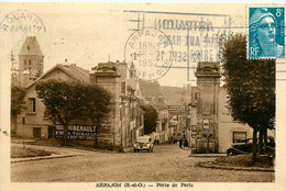 Arpajon * Rue Et Porte De Paris * Automobile Voiture Ancienne - Arpajon