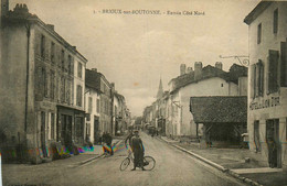 Brioux Sur Boutonne * Rue De L'entrée Du Village , Côté Nord * Hôtel Du Lion D'or - Brioux Sur Boutonne