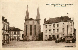 Châtillon Sur Sèvre * La Place Du Renard * Bus Autobus * Café Restaurant De La Poste - Autres & Non Classés