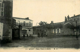 Ardin * La Place De La Poste Et La Mairie - Autres & Non Classés