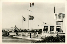 Deauville * Un Coin De La Plage Au Yacht Club - Deauville