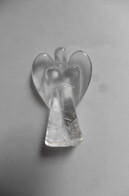 Ange Sculpté En Cristal De Roche Ou Quartz Transparent Art Deco Années 1920-1930 - Minéraux