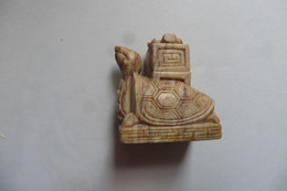 Figurine Tortue Ciselée D'Asie Chine Vietnam En Pierre Dure Ou Marbre Saponite - Animals