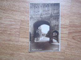 Postcard, The Chain Gate, Wells, Somerset, England. Original REAL PHOTO (RPP) POSTCARD (S435). Original. - Wells