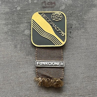 Badge Pin ZN011890 - Rowing Kayak Canoe Yugoslavia Serbia Belgrade Beograd World Championship 1975 FUNKCIONER - Canottaggio