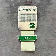 Badge Pin ZN011901 - Table Tennis (Ping Pong) Yugoslavia Serbia Novi Sad World Championship SPENS 1981 RTV - Tischtennis