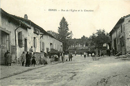 Esnes * La Rue De L'église Et Le Cimetière * Villageois Militaires - Otros & Sin Clasificación