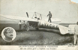 AVIATION  Le Populaire Aviateur VEDRINES Sur Son Avion " La Vache " (état Déchirure Cot Ghe) - Demonstraties