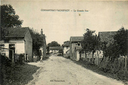 Connantray Vaurefroy * La Grande Rue Du Village * Villageois - Autres & Non Classés