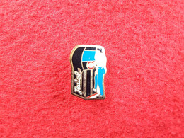 Pin's Pin S JEU BORNE D ARCADE JEUTEL  Metal (bazarcollect28) - Jeux