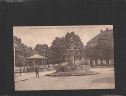 115652       Francia,     Sarre-Union,  Place  De  La  Republique,  Kiosque  Et  Fontaine,  VG - Sarre-Union