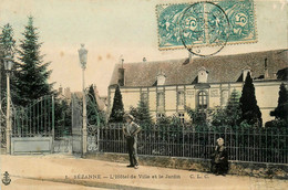 Sézanne * Vue Sur L'hôtel De Ville Et Le Jardin * Mairie - Sezanne