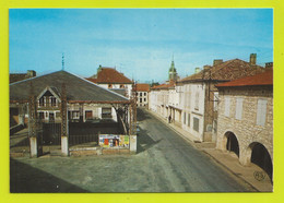 82 BOURG DE VISA Un Des Aspects Du Village Marché Couvert Mur De Pub VOIR DOS - Bourg De Visa